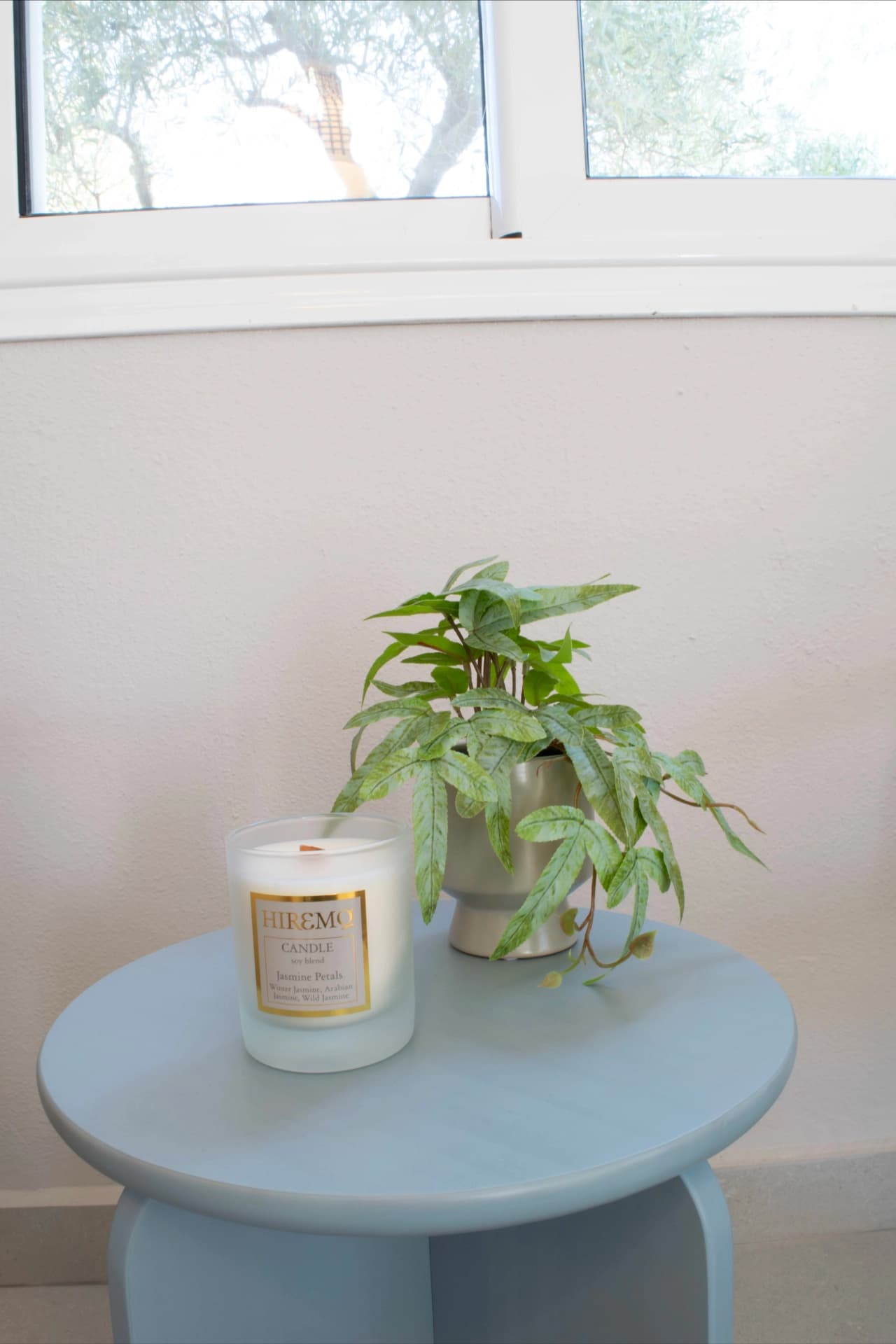 Zonă mare de living la parter pentru relaxare și odihnă în familie