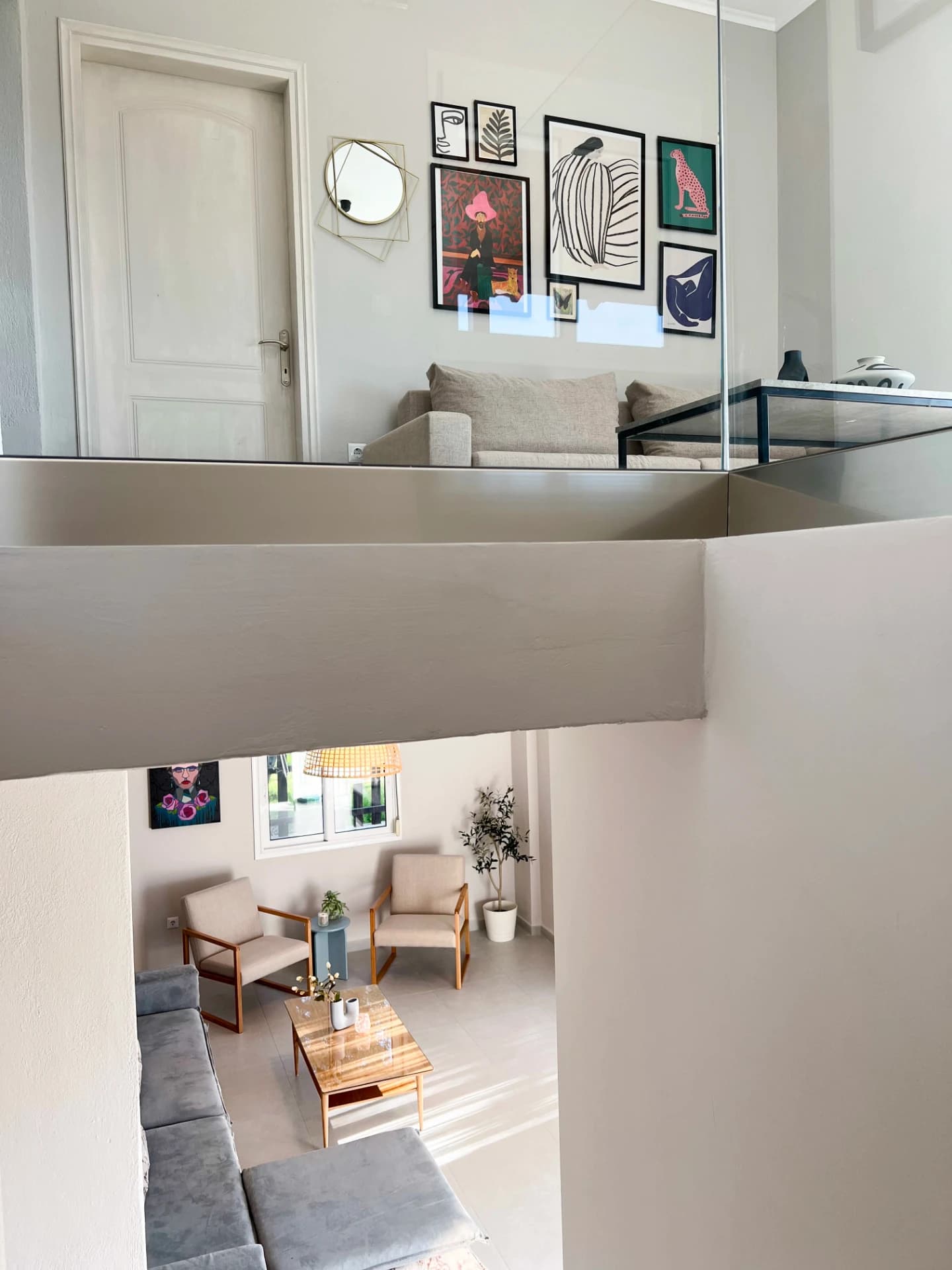 Zonă de relaxare la etaj pentru momente liniștite în familie