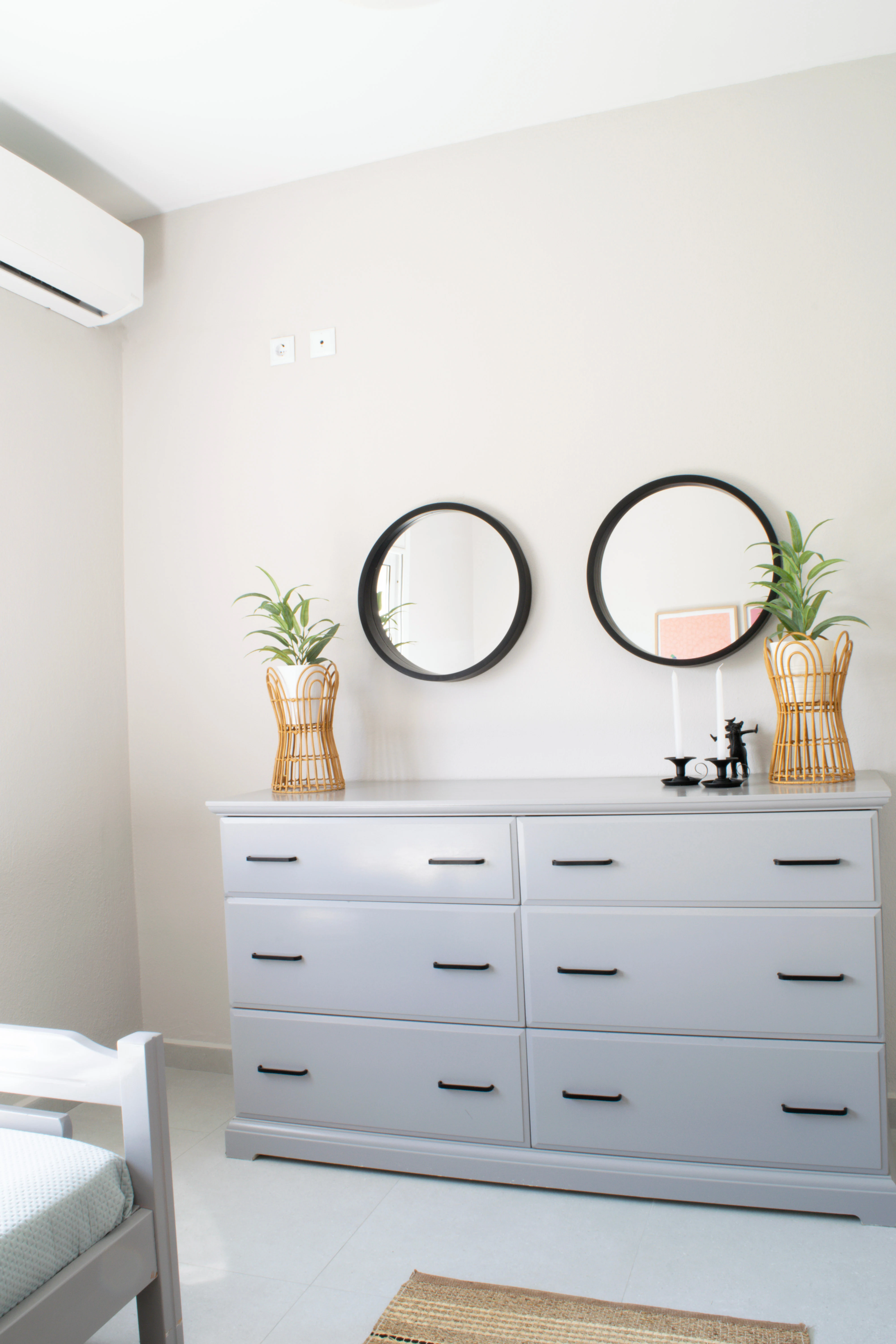 Dormitor de familie confortabil cu paturi twin pentru copii